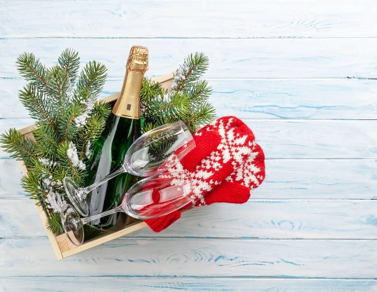 New Years gift wine basket luxury design